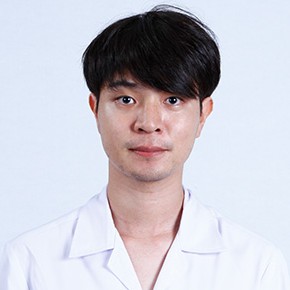 นายแพทย์จารุกิตติ์ คำนวณผล