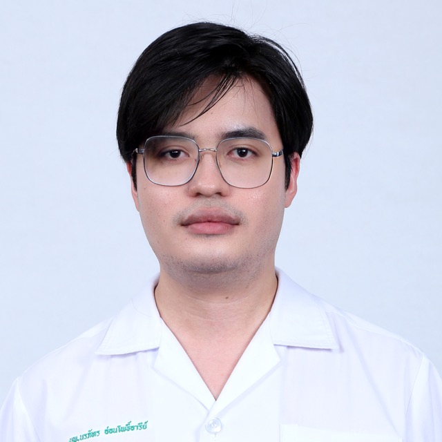 นายแพทย์นรภัทร อ่อนโพธิ์อารีย์